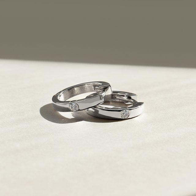 DIAMOND EARRINGS IN WHITE GOLD - DIAMOND EARRINGS - 