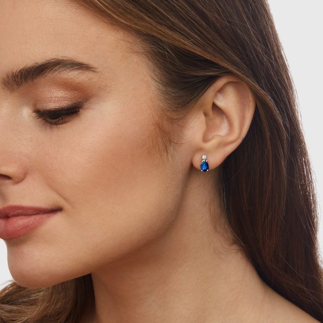 NÁUŠNICE KAPKY S DIAMANTY A SAFÍRY V BÍLÉM ZLATĚ - NÁUŠNICE SE SAFÍREM - 