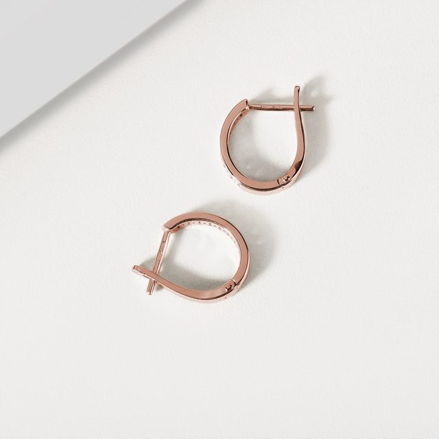 BOUCLES D'OREILLES EN OR ROSE ET DIAMANTS SERTI RAIL - BOUCLES D'OREILLES EN DIAMANT - 