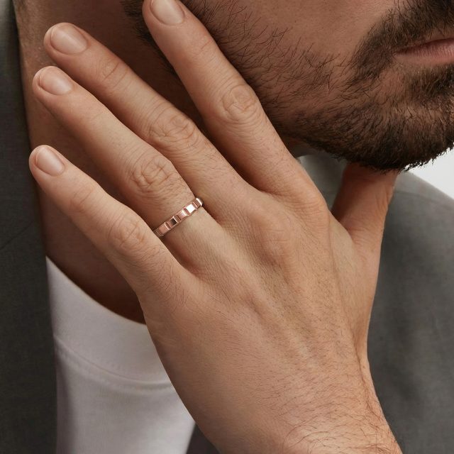 MODERNÍ PÁNSKÝ PRSTEN V LESKU V RŮŽOVÉM ZLATĚ - PRSTENY Z RŮŽOVÉHO ZLATA - 