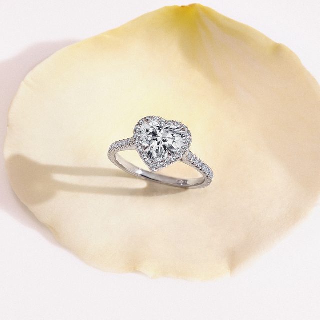 HERZFÖRMIGER LABORDIAMANTRING AUS 14 KT WEISSGOLD - RINGE MIT LAB GROWN DIAMANTEN - 