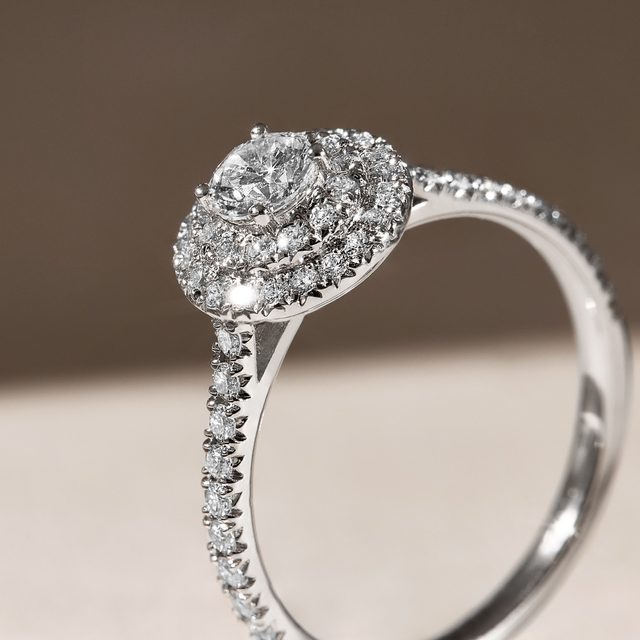 BAGUE DOUBLE HALO EN OR BLANC AVEC DIAMANTS - BAGUES DE FIANÇAILLES EN DIAMANT - 