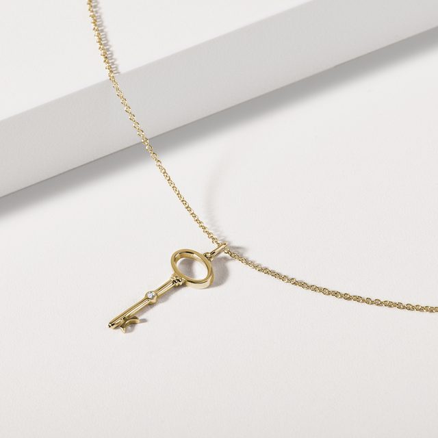 PENDENTIF CLÉ EN OR JAUNE AVEC DIAMANT - PENDENTIFS - 