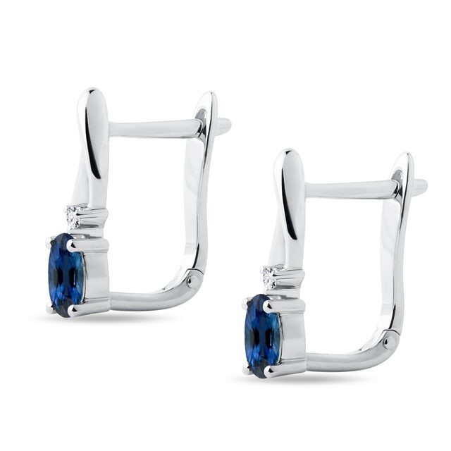 BOUCLES D'OREILLES EN OR BLANC AVEC SAPHIRS ET DIAMANTS - BOUCLES D'OREILLES EN SAPHIR - 