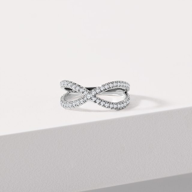 BAGUE DOUBLE ANNEAU EN OR BLANC SERTIE DE DIAMANTS - BAGUES EN DIAMANT - 