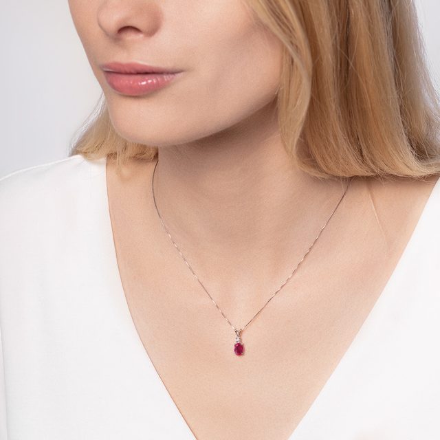 Ruby pendant necklace in white gold KLENOTA