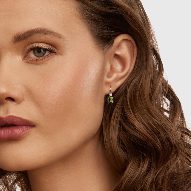 BOUCLES D'OREILLES EN OR BLANC, MOLDAVITES ET DIAMANTS - BOUCLES D'OREILLES EN MOLDAVITE - 