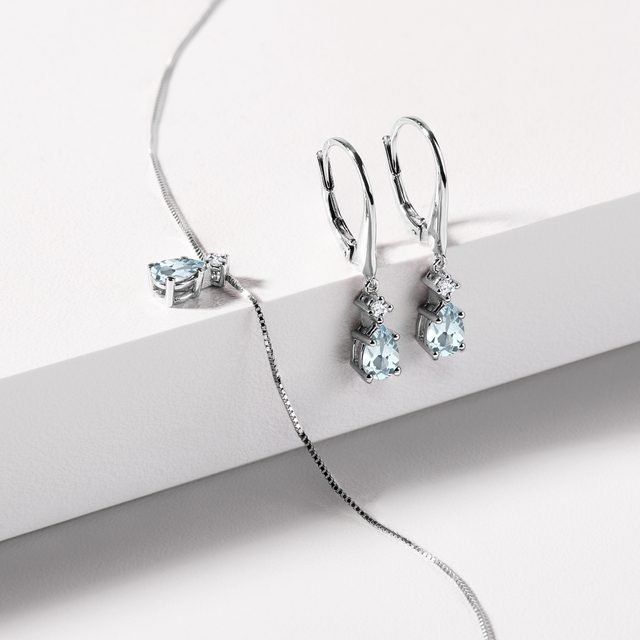 SET AUS HALSKETTE UND OHRRINGEN MIT AQUAMARIN IN WEISSGOLD - SCHMUCK SETS EDELSTEINE - 