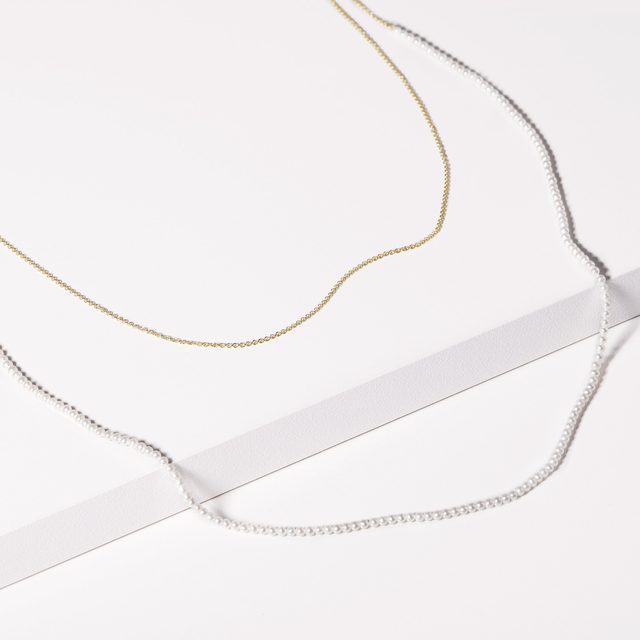 ŠŇŮRA ZE SLADKOVODNÍCH PEREL A ZLATA V DÉLCE 85 CM - PERLOVÉ NÁHRDELNÍKY - 