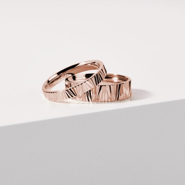ROSE GOLD WOMEN'S RING WITH AN ENGRAVED SURFACE - ROSE GOLD RINGS - 