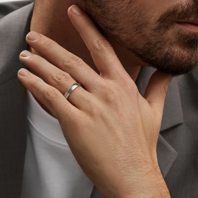 SADA SNUBNÍCH DRÁŽKOVÝCH PRSTENŮ S DIAMANTY V BÍLÉM ZLATĚ - SNUBNÍ SADY Z BÍLÉHO ZLATA - 