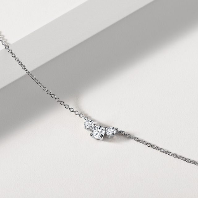 NASZYJNIK Z BIAŁEGO ZŁOTA Z BIAŁYMI DIAMENTAMI - NASZYJNIKI Z DIAMENTAMI - 