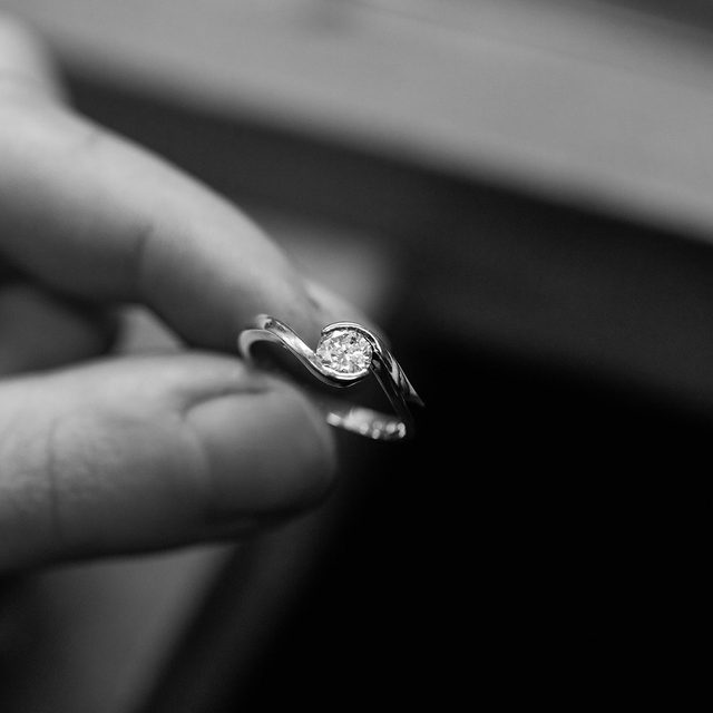 0,5CT DIAMOND RING IN YELLOW GOLD - BRILLIANT CUT DIAMOND ENGAGEMENT RINGS - 