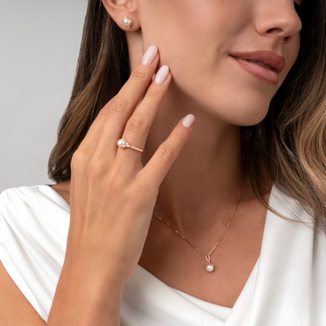 PERLEN-OHRSTECKER MIT BRILLANTEN IN ROSÉGOLD - PERLEN OHRRINGE - 
