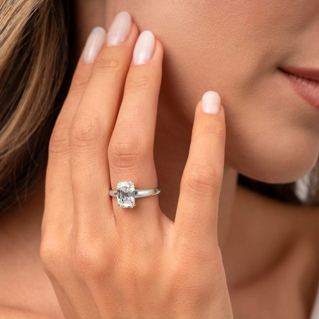 RING MIT 2 CT LABORDIAMANT IM OLD MINE SCHLIFF IN WEISSGOLD - RINGE MIT LAB GROWN DIAMANTEN - 