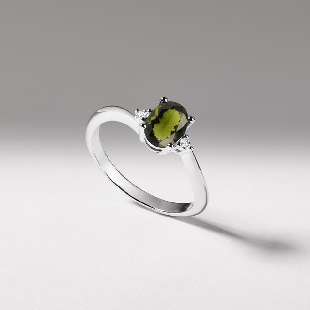BAGUE AVEC MOLDAVITE ET DIAMANTS - BAGUES EN MOLDAVITE - 