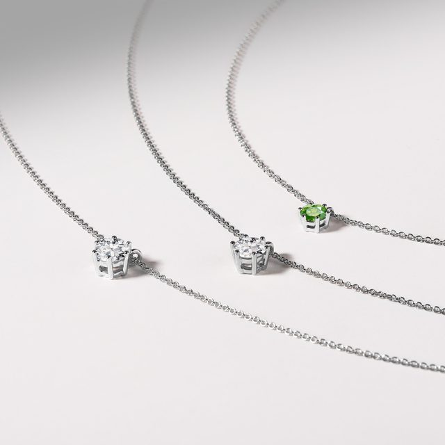 HALSKETTE AUS WEISSGOLD MIT GRÜNEM DIAMANTEN - KETTEN MIT DIAMANTEN - 