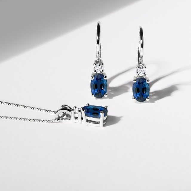 COLLIER EN OR BLANC AVEC SAPHIR OVALE ET DIAMANT - COLLIERS AVEC SAPHIR - 