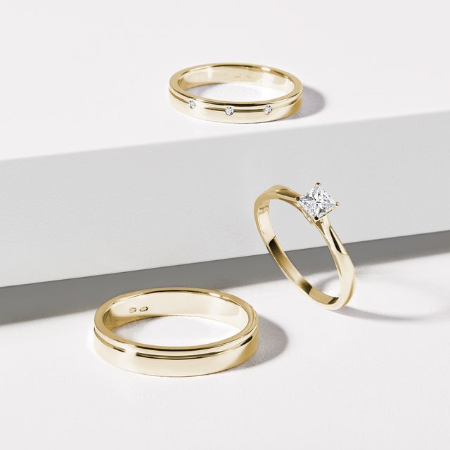 SET VON TRAURINGEN AUS GELBGOLD MIT DIAMANTEN - GELBGOLDENE TRAURINGE IM SET - 