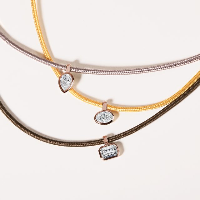 ANHÄNGER MIT OVALEM LABOR-DIAMANT IN ROSÉGOLD - MAGNETISCHE HALSKETTEN - 