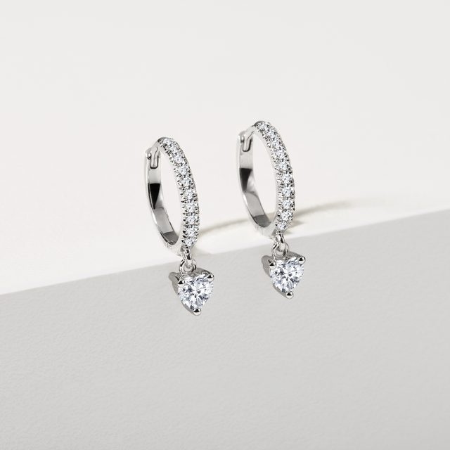 BAGUES EN DIAMANT AVEC UN CŒUR EN OR BLANC - BOUCLES D'OREILLES EN DIAMANT - 