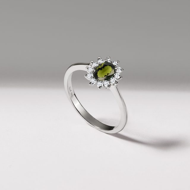 BAGUE D'OR BLANC AVEC DIAMANTS ET MOLDAVITE - BAGUES EN MOLDAVITE - 