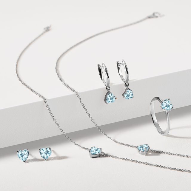 BOUCLES D'OREILLES EN OR BLANC AVEC TOPAZES TAILLE CŒUR - BOUCLES D'OREILLES EN TOPAZE - 