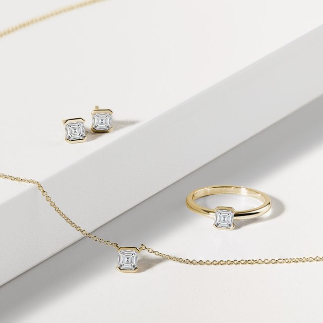 ASSCHER DIAMOND NECKLACE IN YELLOW GOLD - DIAMOND NECKLACES - 