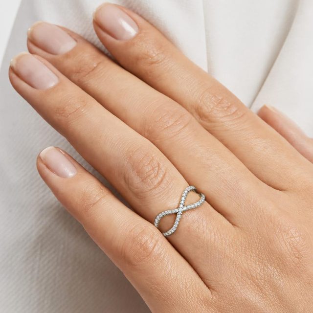 BAGUE DOUBLE ANNEAU EN OR BLANC SERTIE DE DIAMANTS - BAGUES EN DIAMANT - 