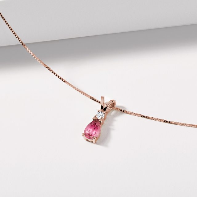 TOURMALINE AND DIAMOND PENDANT IN ROSE GOLD - TOURMALINE NECKLACES - 