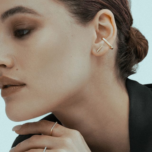 BOUCLES D'OREILLES BARRETTES DE DIAMANT EN OR JAUNE - BOUCLES D'OREILLES EN DIAMANT - 