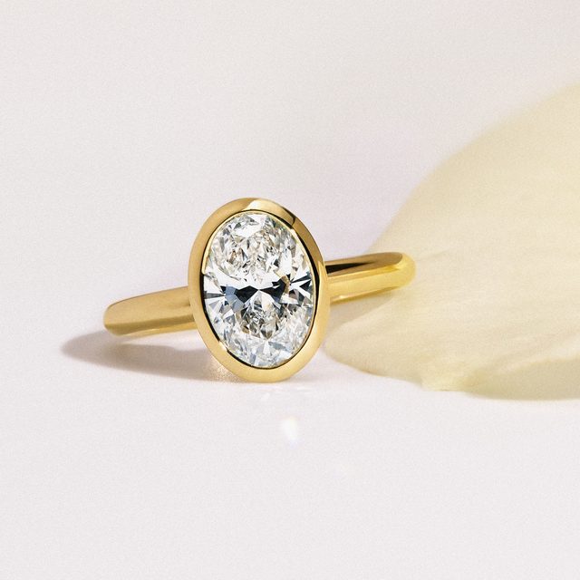 GELBGOLDRING MIT OVALEM LABORDIAMANTEN - RINGE MIT LAB GROWN DIAMANTEN - 