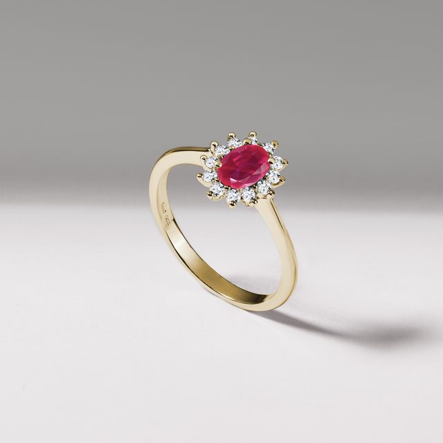 BAGUE D'OR JAUNE AVEC DIAMANTS ET RUBIS - BAGUES DE FIANÇAILLES EN RUBIS - 