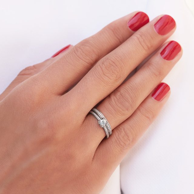 BAGUE DE FIANÇAILLES DÉLICATE EN OR BLANC AVEC DIAMANTS - BAGUES DE FIANÇAILLES EN DIAMANT - 