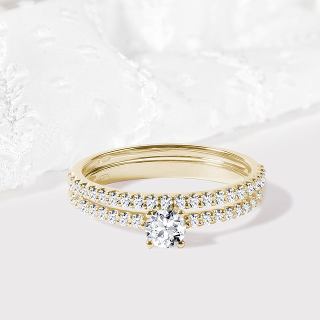 BRILIANTOVÁ ZÁSNUBNÍ SADA VE ŽLUTÉM ZLATĚ - SADY SNUBNÍCH A ZÁSNUBNÍCH PRSTENŮ - 