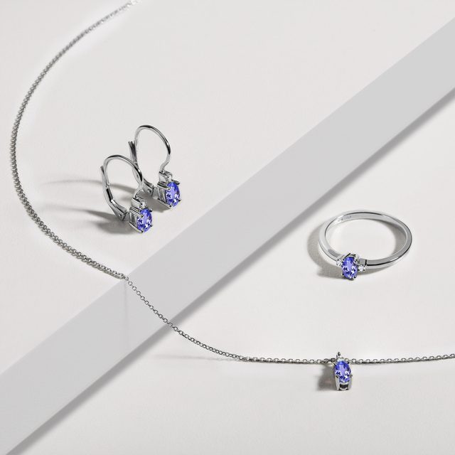 OVAL TANZANITE AND DIAMOND NECKLACE IN WHITE GOLD - TANZANITE NECKLACES - 
