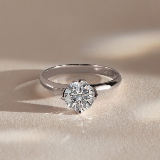BAGUE EN OR BLANC AVEC DIAMANT DE SYNTHÈSE 1 CARAT - BAGUES AVEC DIAMANTS DE SYNTHÈSE - 