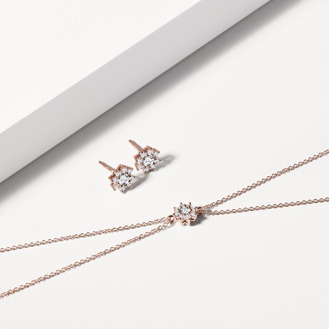 BRACELET EN OR ROSE AVEC FLEUR EN DIAMANT - BRACELETS AVEC DIAMANTS - 