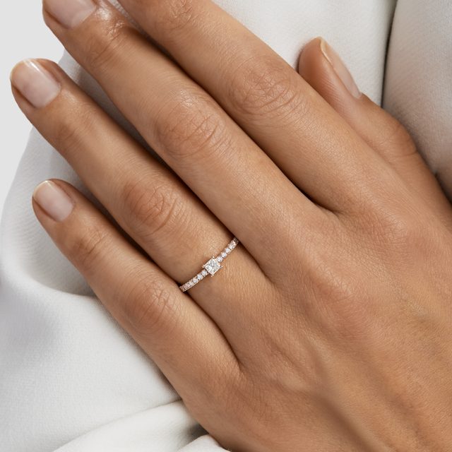 BAGUE EN OR ROSE ET DIAMANT PRINCESSE - BAGUES DE FIANÇAILLES EN DIAMANT - 