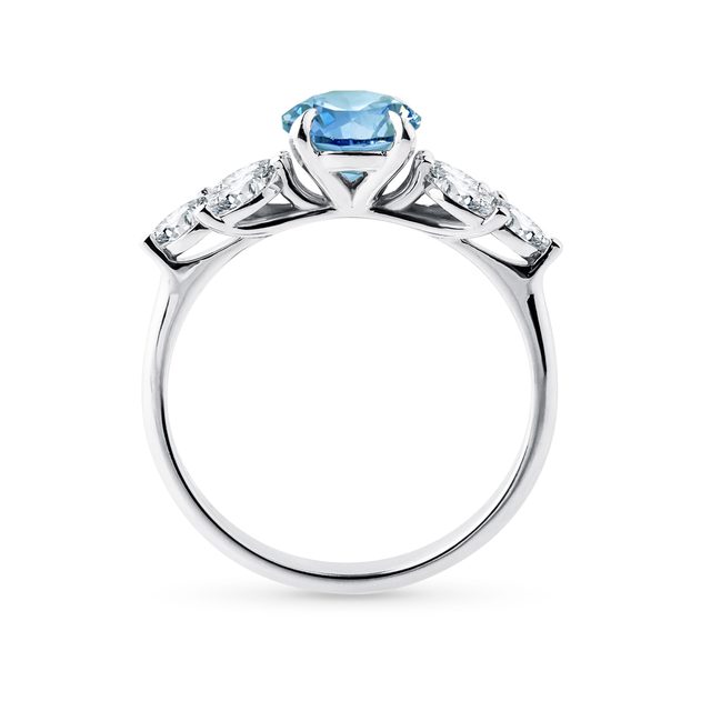 PIERŚCIONEK ZARĘCZYNOWY Z 1KT NIEBIESKIM DIAMENTEM W BIAŁYM ZŁOCIE - PIERŚCIONKI Z LAB GROWN DIAMENTAMI - 