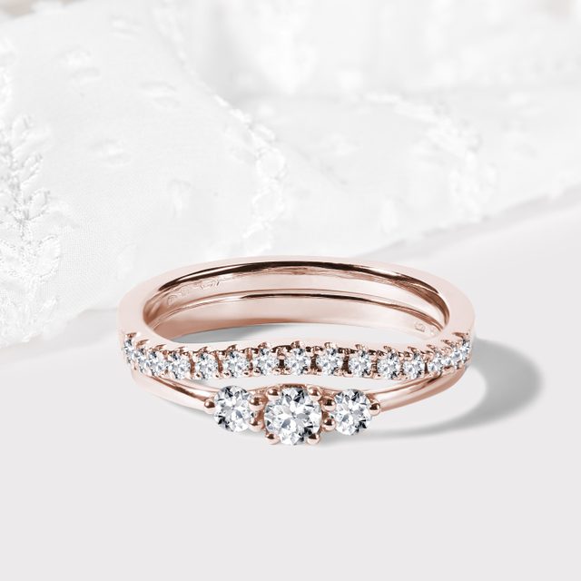 JEU D'ANNEAUX DE MARIAGE EN OR ROSE AVEC DIAMANTS - BAGUE DE FIANÇAILLES ET ALLIANCE ASSORTIES - 