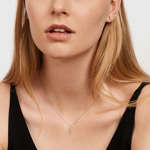 COLLIER EN OR BLANC AVEC 6 DIAMANTS - COLLIERS AVEC DIAMANTS - 