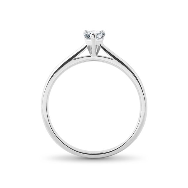 PRSTEŇ Z BIELEHO ZLATA S DIAMANTOM VO VÝBRUSE SRDCA - DIAMANTOVÉ ZÁSNUBNÉ PRSTENE - 