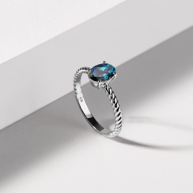 WEISSGOLDRING MIT OVALEM LONDONER TOPAZ - RINGE TOPAS - 