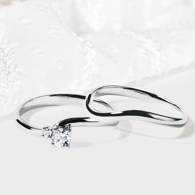 JEU DE BAGUES DE FIANÇAILLES ET DE MARIAGE EN OR BLANC AVEC DIAMANTS - BAGUE DE FIANÇAILLES ET ALLIANCE ASSORTIES - 