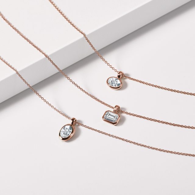 NÁHRDELNÍK S OVÁLNÝM LAB GROWN DIAMANTEM V RŮŽOVÉM ZLATĚ - NÁHRDELNÍKY S DIAMANTY - 