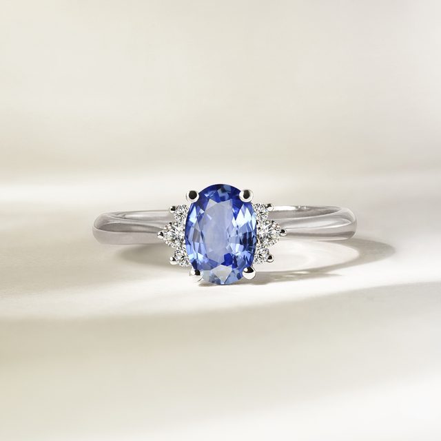 BAGUE DE FIANÇAILLES AVEC SAPHIR DE CEYLAN ET DIAMANTS - BAGUES DE FIANÇAILLES EN SAPHIR - 