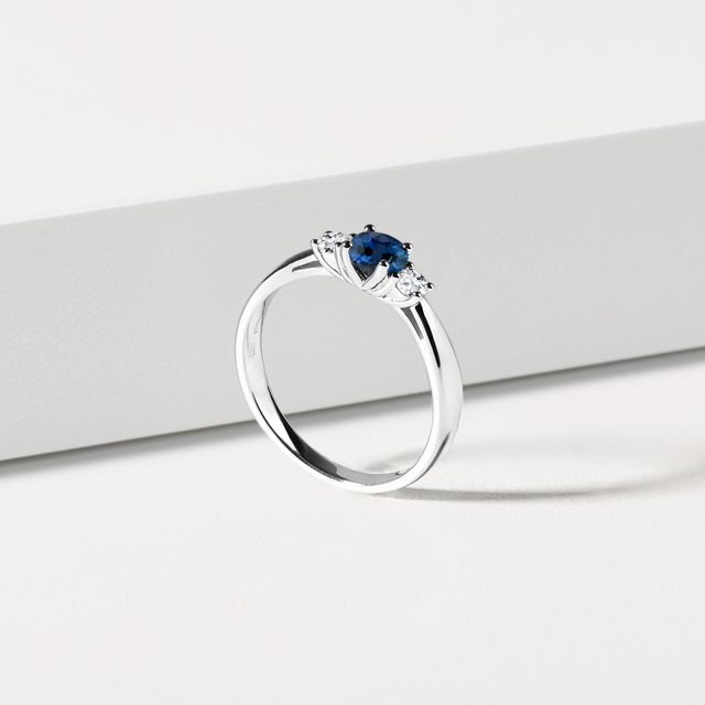 ROBUST SAPPHIRE RING WITH DIAMONDS IN WHITE GOLD - SAPPHIRE ENGAGEMENT RINGS - 