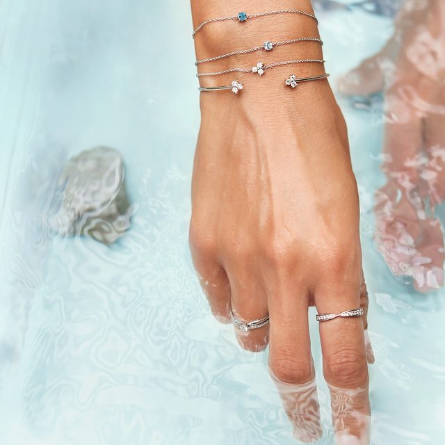 BRACELET-CHAÎNE EN OR BLANC AVEC AIGUE-MARINE - BRACELETS AVEC GEMMES - 