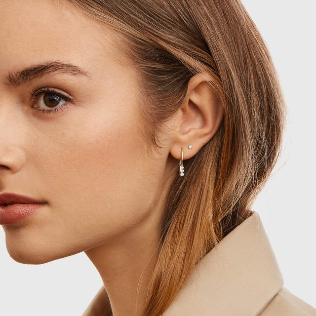 BOUCLES D'OREILLES EN OR JAUNE AVEC DIAMANTS BLANCS - BOUCLES D'OREILLES EN DIAMANT - 